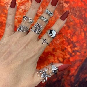 3/$10 NEW Boho Style Rings & MIDI Rings Design Mix / silver tone Bundle NWOT